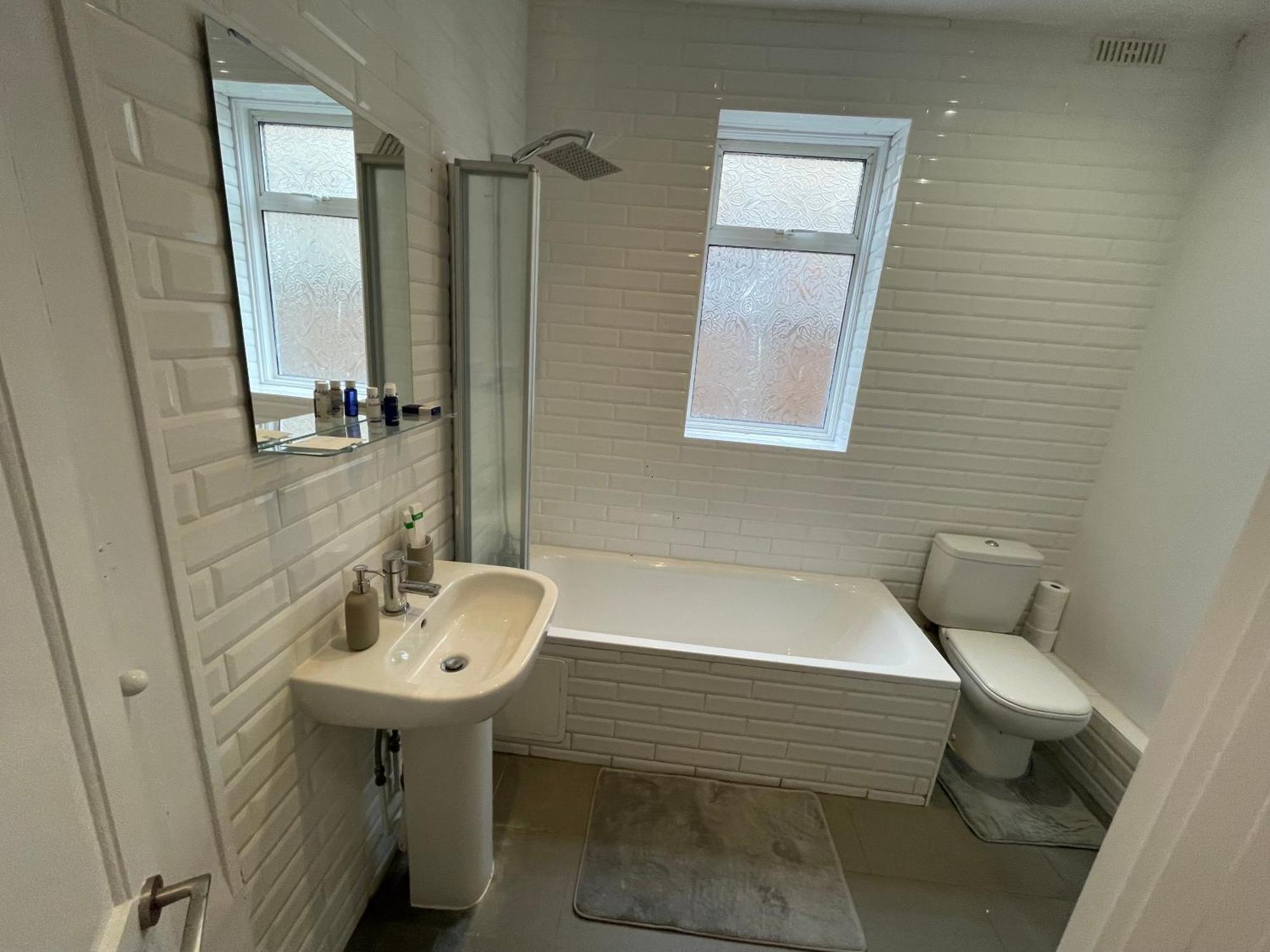 Apartament E10 Short Londra